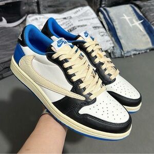 Jordan Women's Black and Blue Sneakers